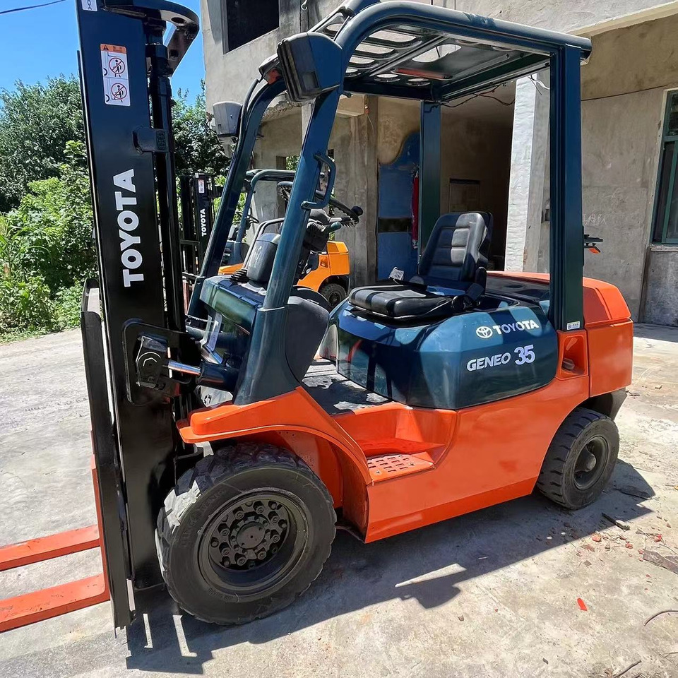 Chariot élévateur diesel TOYOTA FD35 Forklift 3.5Ton: photos 5 Chariot élévateur diesel TOYOTA FD35 Forklift 3.5Ton: photos 5