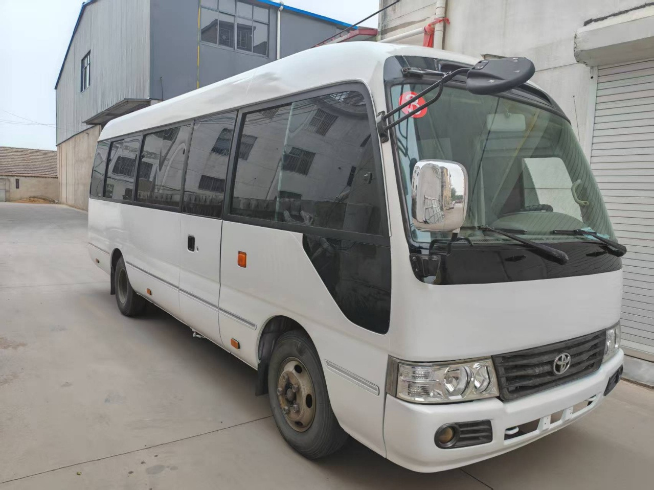 TOYOTA Mini Bus 27 Seats Low Km Click for Discount - Autocar: photos 2 TOYOTA Mini Bus 27 Seats Low Km Click for Discount - Autocar: photos 2
