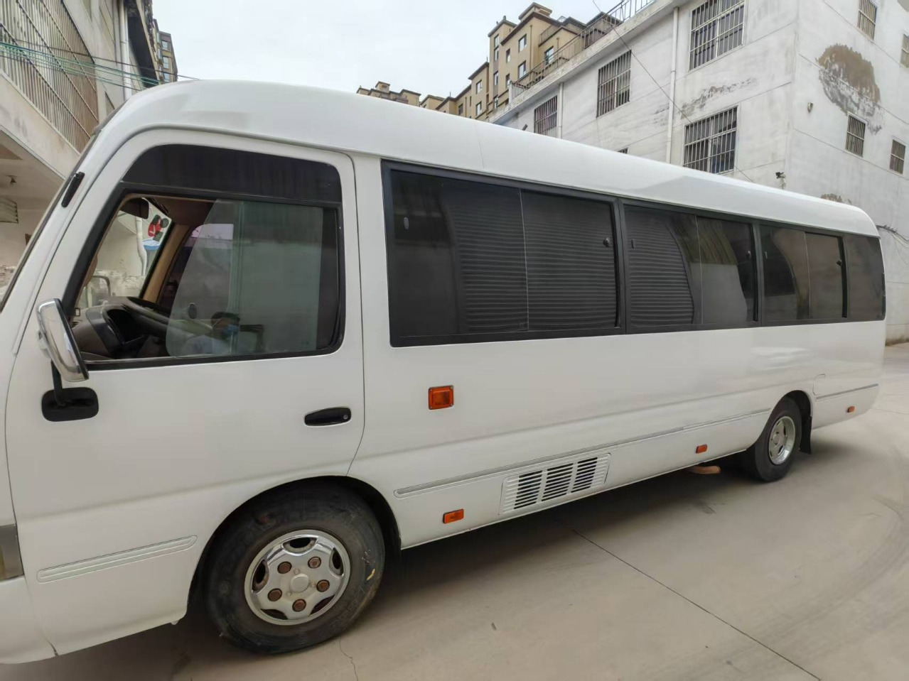 TOYOTA Mini Bus Low Mileage - Autocar: photos 4 TOYOTA Mini Bus Low Mileage - Autocar: photos 4
