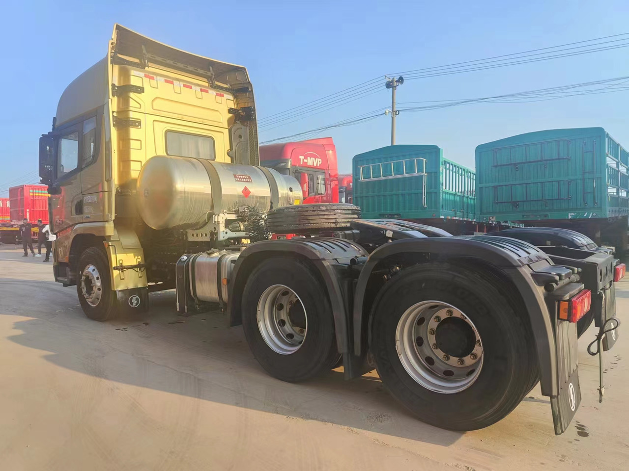 SINOTRUK X5000 6X4 Manual Tractor Unit - Tracteur routier: photos 2 SINOTRUK X5000 6X4 Manual Tractor Unit - Tracteur routier: photos 2