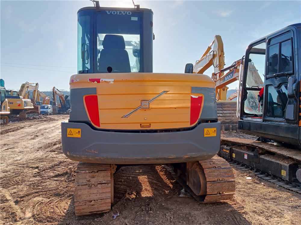 VOLVO EC60BLC - Pelle sur chenille: photos 4 VOLVO EC60BLC - Pelle sur chenille: photos 4