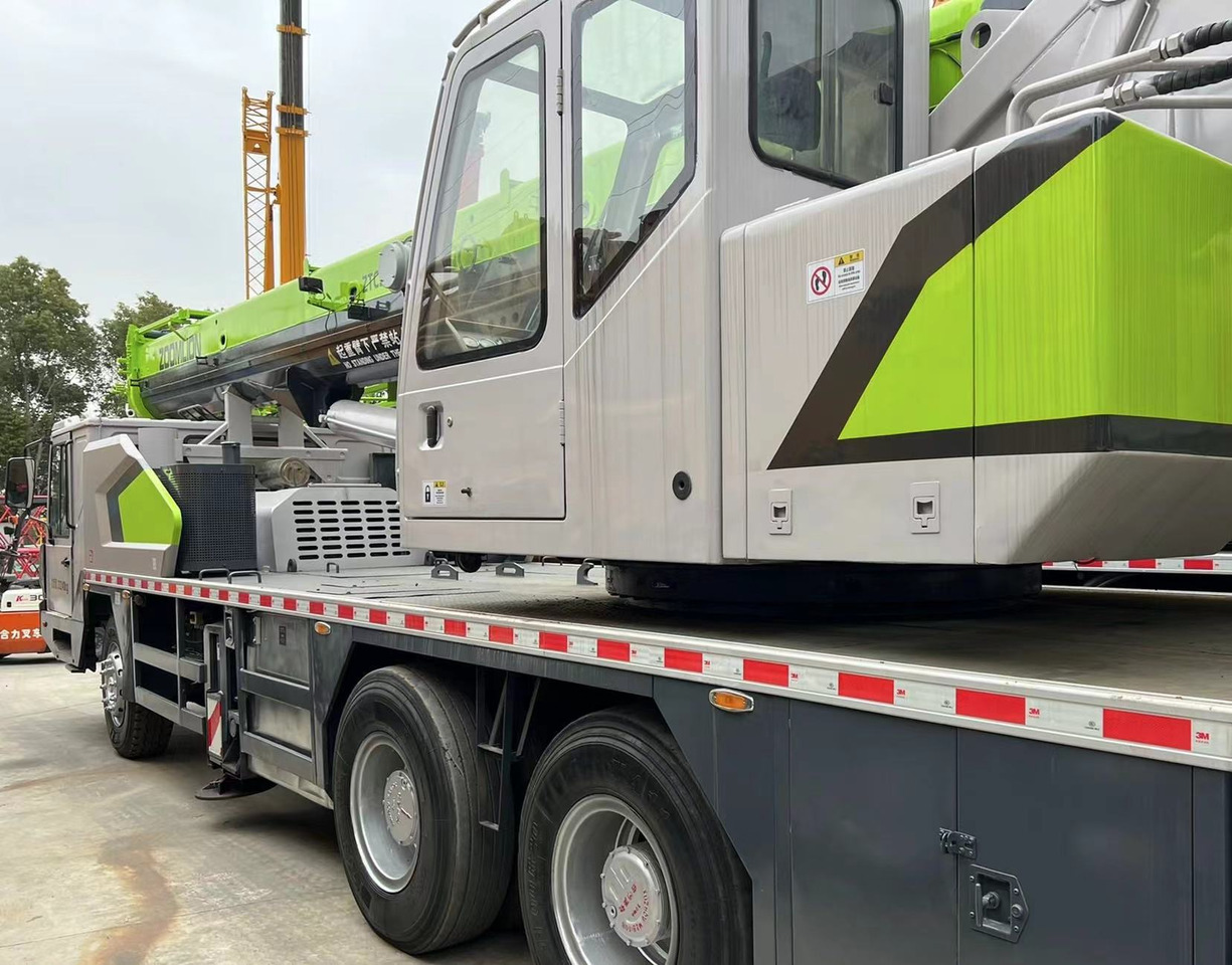 ZOOMLION Crane 33Ton - Grue tout-terrain: photos 3 ZOOMLION Crane 33Ton - Grue tout-terrain: photos 3