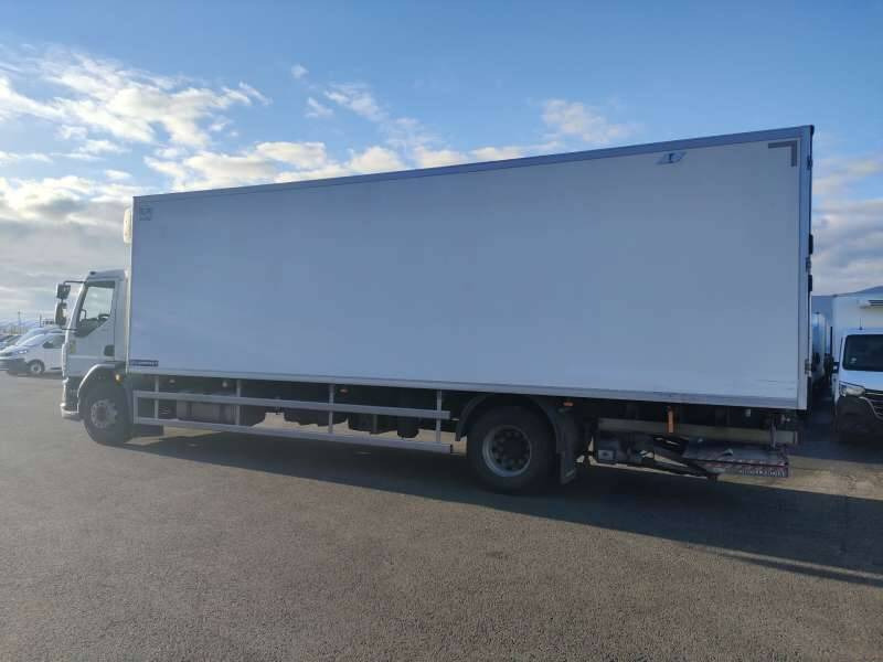 Camion Porteur 19 TONNES 320 CV HAYON CAISSE LAMBERET GROUPE CARRIER SUPRA 1150 -12 MT - Camion frigorifique: photos 3 Camion Porteur 19 TONNES 320 CV HAYON CAISSE LAMBERET GROUPE CARRIER SUPRA 1150 -12 MT - Camion frigorifique: photos 3