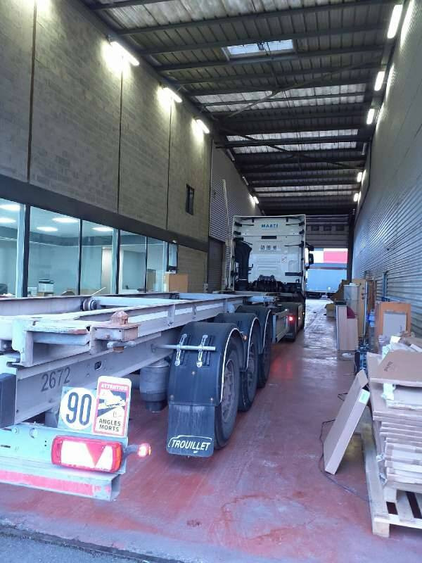 Semi-remorque 3 Essieux 38 TONNES CHARIOT COULISSANT - Semi-remorque porte-conteneur/ Caisse mobile: photos 4 Semi-remorque 3 Essieux 38 TONNES CHARIOT COULISSANT - Semi-remorque porte-conteneur/ Caisse mobile: photos 4