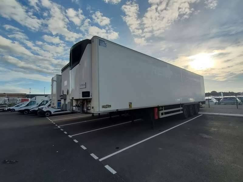 Semi-remorque 3 Essieux 38 TONNES HAYON CAISSE CHEREAU GROUPE CARRIER VECTOR HE 19 MT - Semi-remorque frigorifique: photos 1 Semi-remorque 3 Essieux 38 TONNES HAYON CAISSE CHEREAU GROUPE CARRIER VECTOR HE 19 MT - Semi-remorque frigorifique: photos 1