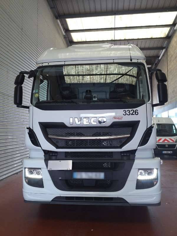 Tracteur 19 TONNES 360 CV 1 COUCHETTE - Tracteur routier: photos 1 Tracteur 19 TONNES 360 CV 1 COUCHETTE - Tracteur routier: photos 1