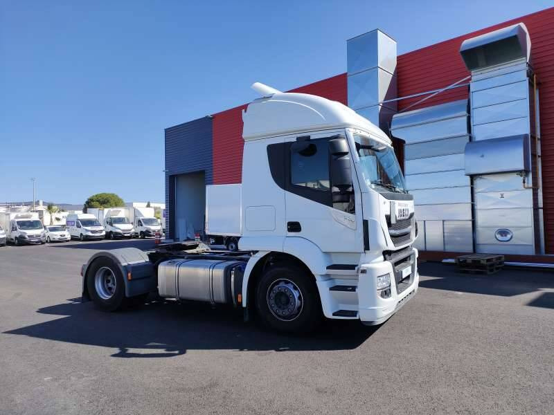 Tracteur 19 TONNES 360 CV 1 COUCHETTE - Tracteur routier: photos 1 Tracteur 19 TONNES 360 CV 1 COUCHETTE - Tracteur routier: photos 1