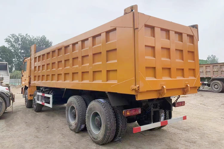 SHACMAN Shacman Truck F3000 for Sale in Zamibia - Camion: photos 2 SHACMAN Shacman Truck F3000 for Sale in Zamibia - Camion: photos 2