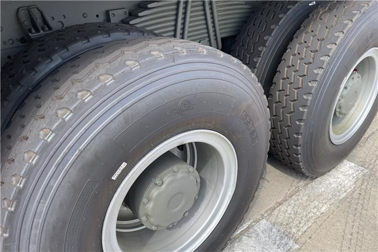 SINOTRUK Howo Dump Truck 6x4 for Sale In Ghana - Camion benne: photos 3 SINOTRUK Howo Dump Truck 6x4 for Sale In Ghana - Camion benne: photos 3