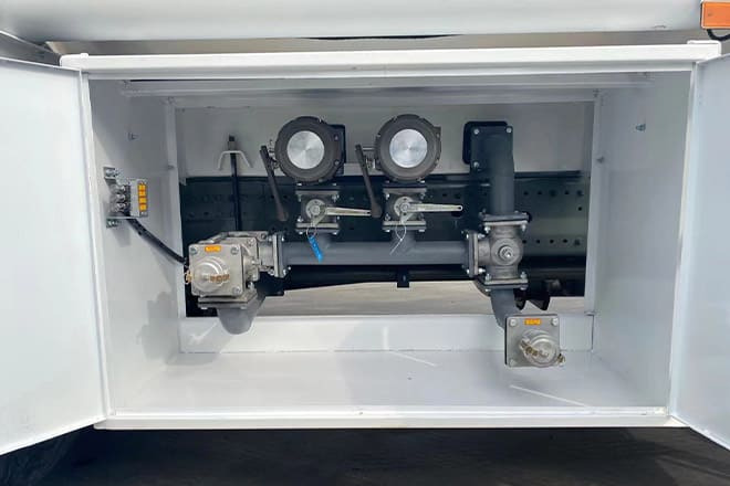 SINOTRUK Howo Stainless Steel Fuel Tanks for Trucks for Sale in Paraguay - Camion citerne: photos 4 SINOTRUK Howo Stainless Steel Fuel Tanks for Trucks for Sale in Paraguay - Camion citerne: photos 4