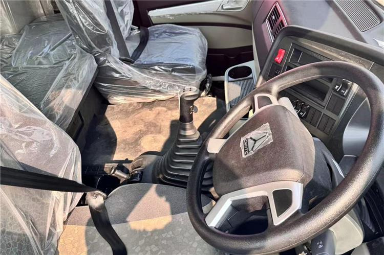 SINOTRUK Used Hohan Dump Truck with RHD for Sale In Tanzania - Camion benne: photos 3 SINOTRUK Used Hohan Dump Truck with RHD for Sale In Tanzania - Camion benne: photos 3