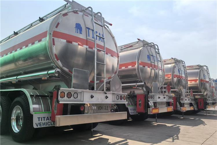 TITAN 2 Axle 40000 Liters Aluminum Tanker Trailer for Sale In Costa Rica - Semi-remorque citerne: photos 3 TITAN 2 Axle 40000 Liters Aluminum Tanker Trailer for Sale In Costa Rica - Semi-remorque citerne: photos 3