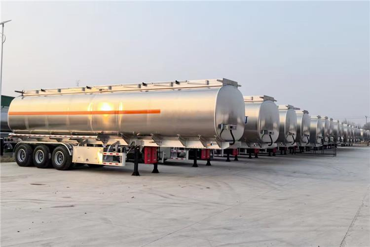 TITAN 3 Axle 45000 L Aluminum Tanker Trailer for Sale In Zimbabwe - Semi-remorque citerne: photos 3 TITAN 3 Axle 45000 L Aluminum Tanker Trailer for Sale In Zimbabwe - Semi-remorque citerne: photos 3