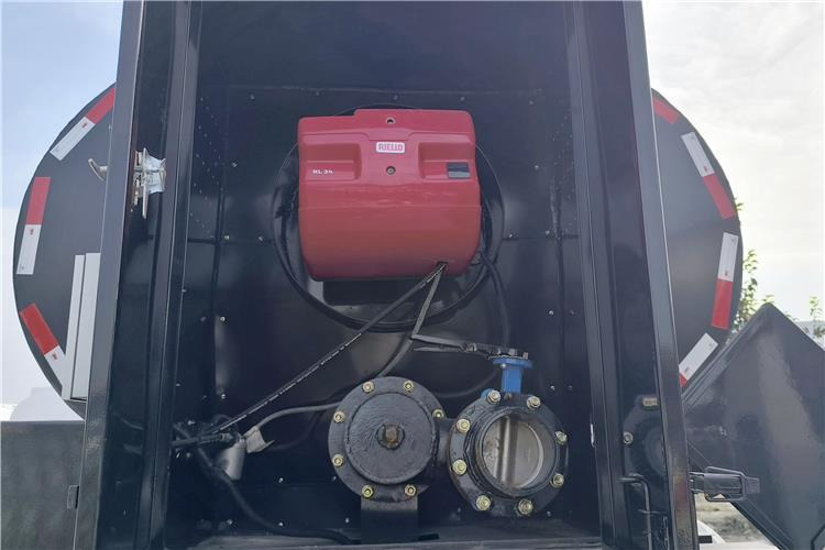 TITAN 3 Axle Asphalt Tank Semi Trailer for Sale In Nigeria - Semi-remorque citerne: photos 4 TITAN 3 Axle Asphalt Tank Semi Trailer for Sale In Nigeria - Semi-remorque citerne: photos 4