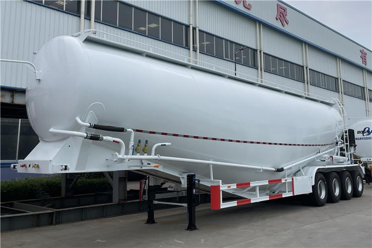 TITAN 4 Axle Bulker Cement Tanker Trailer for Sale In Zambia - Semi-remorque citerne: photos 1 TITAN 4 Axle Bulker Cement Tanker Trailer for Sale In Zambia - Semi-remorque citerne: photos 1