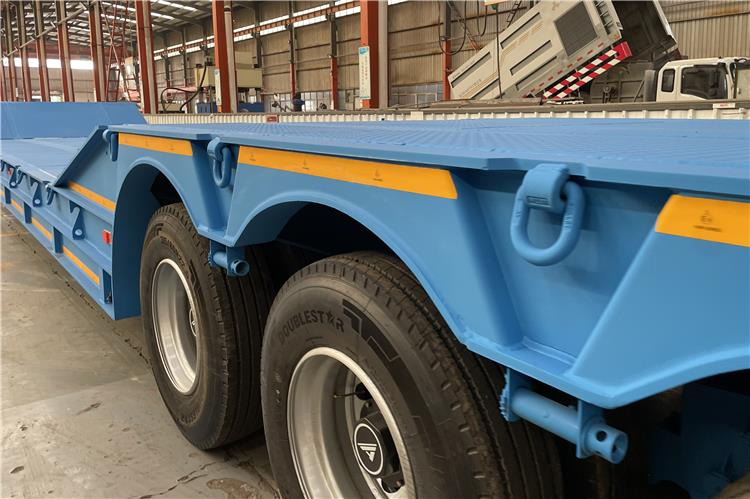 TITAN 4 Axle Folding Gooseneck Trailer for Sale In Zambia - Semi-remorque surbaissé: photos 5 TITAN 4 Axle Folding Gooseneck Trailer for Sale In Zambia - Semi-remorque surbaissé: photos 5