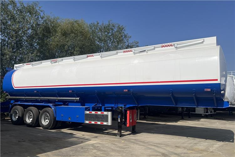 TITAN 45000 Liters Oil Tanker Trailer for Sale In Ghana - Semi-remorque citerne: photos 1 TITAN 45000 Liters Oil Tanker Trailer for Sale In Ghana - Semi-remorque citerne: photos 1