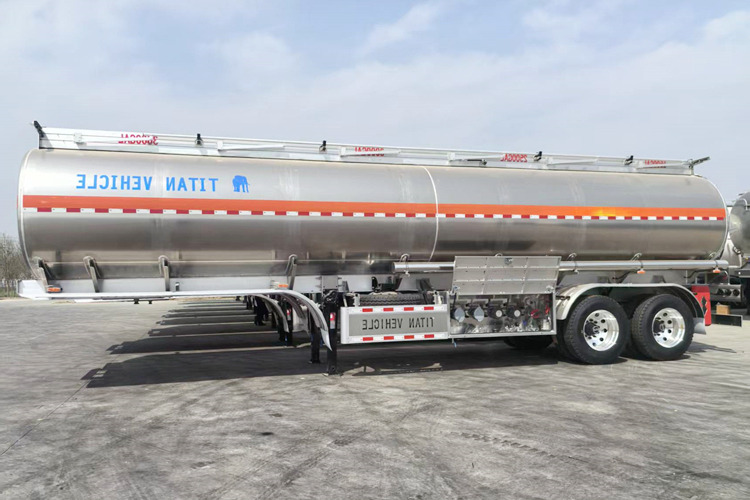 TITAN Aluminum Tanker Trailer for Sale in Malawi - Semi-remorque citerne: photos 3 TITAN Aluminum Tanker Trailer for Sale in Malawi - Semi-remorque citerne: photos 3