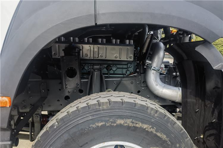 SINOTRUK Used Howo 380HP Truck Tractor for Sale In Senegal - Tracteur routier: photos 3 SINOTRUK Used Howo 380HP Truck Tractor for Sale In Senegal - Tracteur routier: photos 3