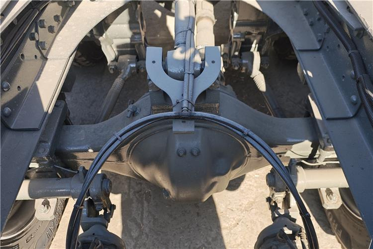 Sinotruk Used Hohan Truck Tractor 10 Wheeler for Sale In Burkina Faso - Tracteur routier: photos 4 Sinotruk Used Hohan Truck Tractor 10 Wheeler for Sale In Burkina Faso - Tracteur routier: photos 4