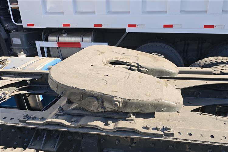 Sinotruk Used Hohan Truck Tractor 10 Wheeler for Sale In Burkina Faso - Tracteur routier: photos 5 Sinotruk Used Hohan Truck Tractor 10 Wheeler for Sale In Burkina Faso - Tracteur routier: photos 5