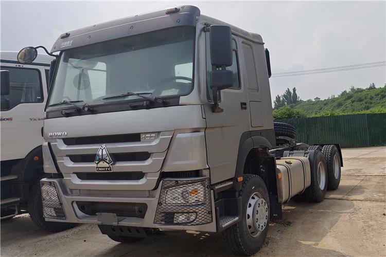 Sinotruk Used Howo 400 HP Truck Head for Sale In Congo - Tracteur routier: photos 1 Sinotruk Used Howo 400 HP Truck Head for Sale In Congo - Tracteur routier: photos 1