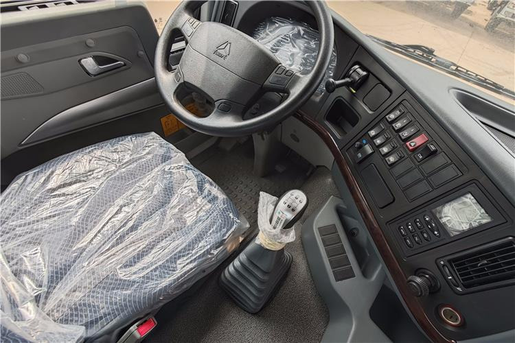 Sinotruk Used Howo 400 HP Truck Head for Sale In Congo - Tracteur routier: photos 2 Sinotruk Used Howo 400 HP Truck Head for Sale In Congo - Tracteur routier: photos 2