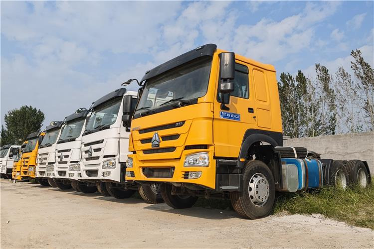 Sinotruk Used Howo Truck 371 hp 6x4 Head for Sale In Ghana Accra - Tracteur routier: photos 1 Sinotruk Used Howo Truck 371 hp 6x4 Head for Sale In Ghana Accra - Tracteur routier: photos 1