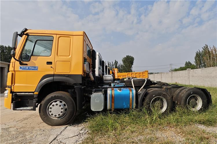 Sinotruk Used Howo Truck 371 hp 6x4 Head for Sale In Ghana Accra - Tracteur routier: photos 4 Sinotruk Used Howo Truck 371 hp 6x4 Head for Sale In Ghana Accra - Tracteur routier: photos 4