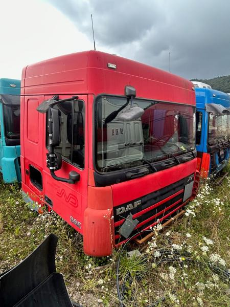 DAF XF105-460 Rouge - Cabine pour Camion: photos 1 DAF XF105-460 Rouge - Cabine pour Camion: photos 1