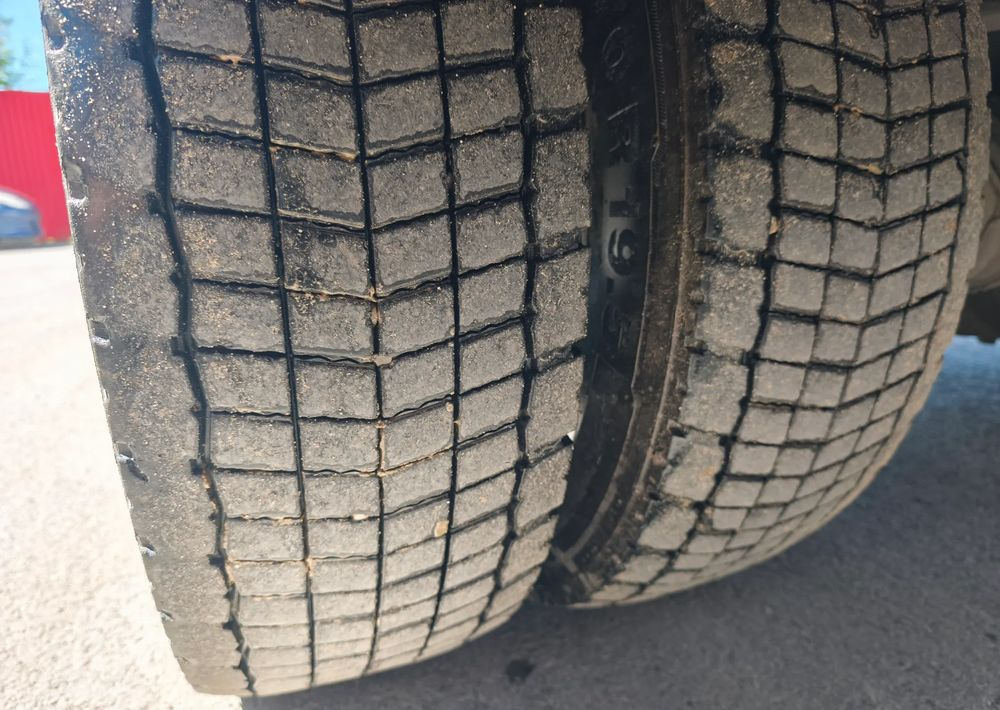 Renault GAMA D 12.210 chłodnia izoterma 14 palet poduszka - Camion frigorifique: photos 3 Renault GAMA D 12.210 chłodnia izoterma 14 palet poduszka - Camion frigorifique: photos 3