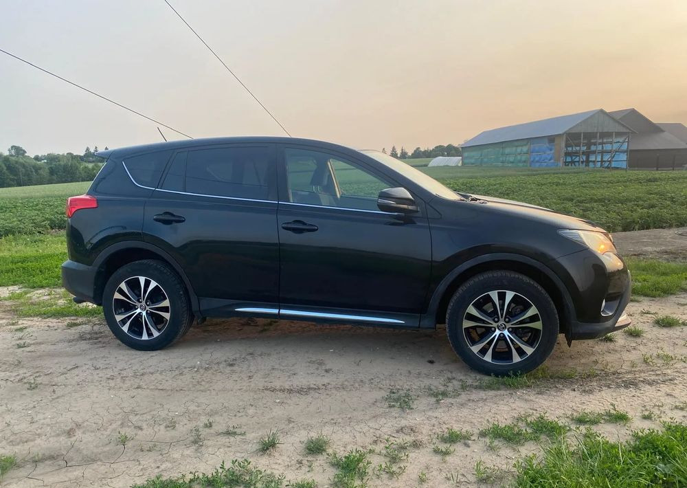 Toyota RAV4 2.0 D-4D 4x4 - SUV: photos 2 Toyota RAV4 2.0 D-4D 4x4 - SUV: photos 2