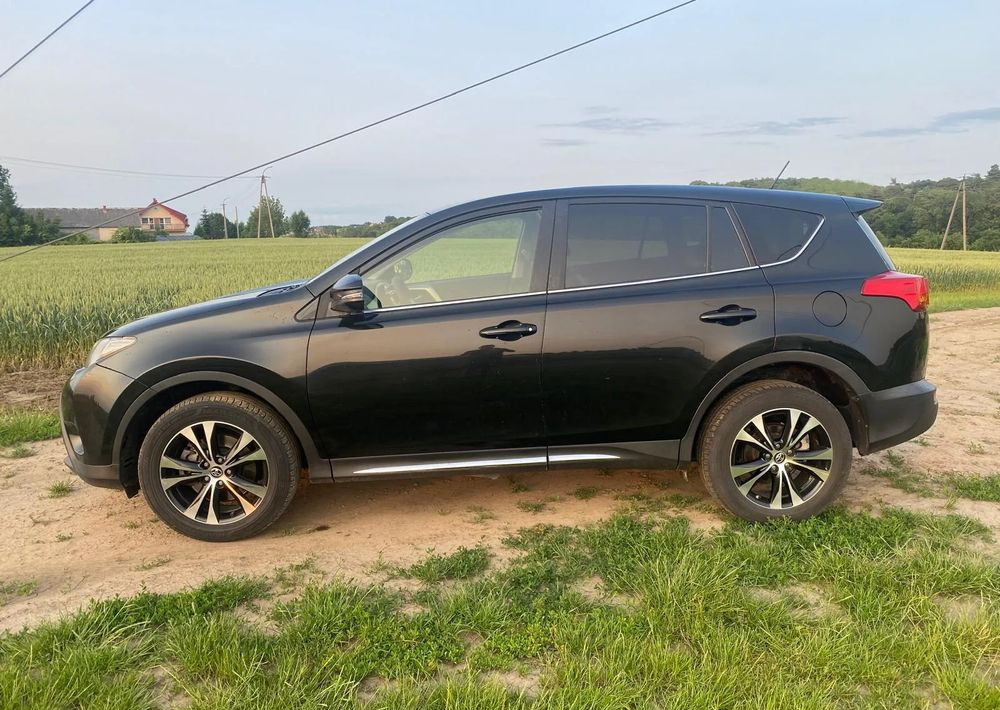 Toyota RAV4 2.0 D-4D 4x4 - SUV: photos 5 Toyota RAV4 2.0 D-4D 4x4 - SUV: photos 5