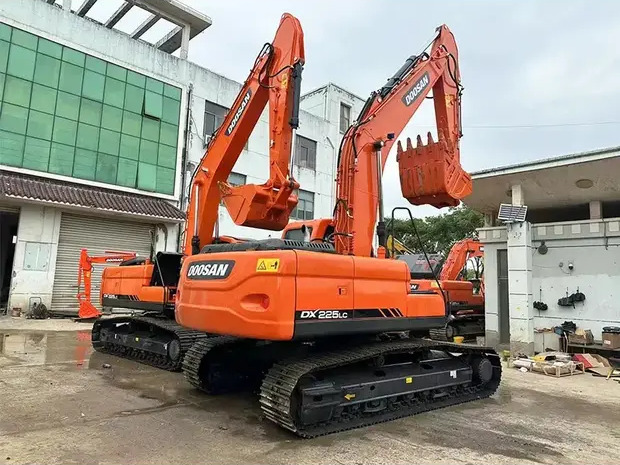 2022 Doosan DX225 - Pelle sur chenille: photos 2 2022 Doosan DX225 - Pelle sur chenille: photos 2