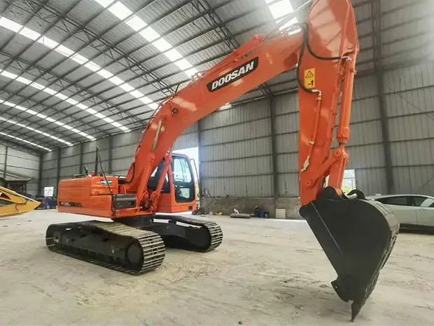 2022 Doosan DX225 - Pelle sur chenille: photos 1 2022 Doosan DX225 - Pelle sur chenille: photos 1