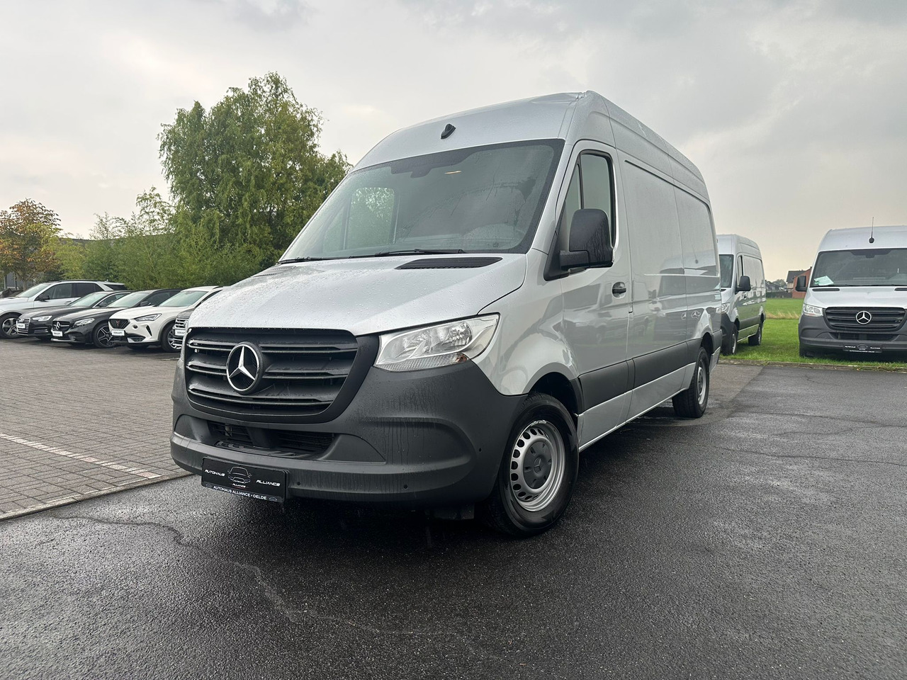 Mercedes Benz Sprinter - Fourgon utilitaire: photos 1 Mercedes Benz Sprinter - Fourgon utilitaire: photos 1
