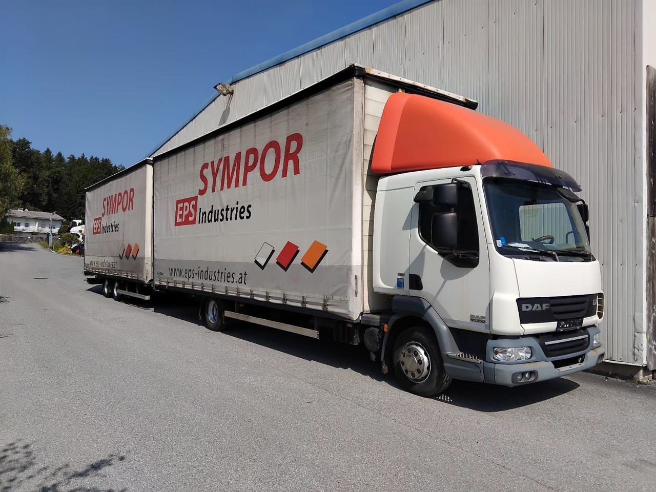 DAF LF 250 Schalter 120m° TÜV - Camion à rideaux coulissants: photos 1 DAF LF 250 Schalter 120m° TÜV - Camion à rideaux coulissants: photos 1