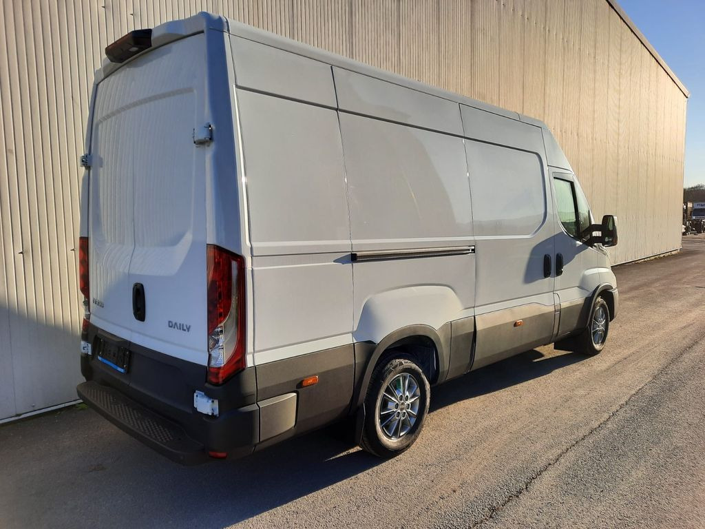 Iveco Daily 35S14 8g HiMatic L3H2 Mod.25 - Fourgon utilitaire: photos 3 Iveco Daily 35S14 8g HiMatic L3H2 Mod.25 - Fourgon utilitaire: photos 3