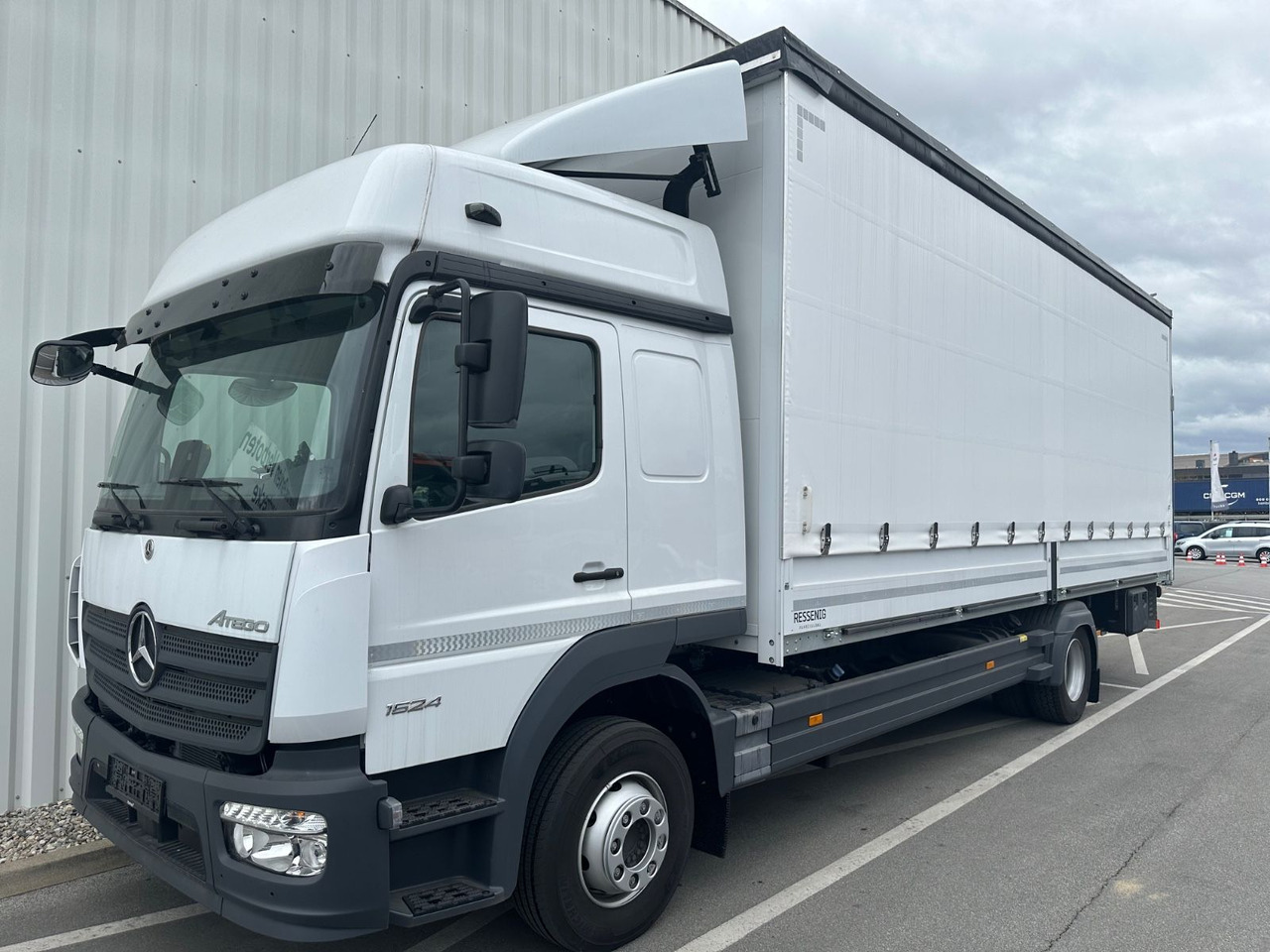 Mercedes-Benz Atego 1524 BigSpace LBW Navi/Kamera Mercedes-Benz Atego 1524 BigSpace LBW Navi/Kamera - Camion à rideaux coulissants: photos 1 Mercedes-Benz Atego 1524 BigSpace LBW Navi/Kamera Mercedes-Benz Atego 1524 BigSpace LBW Navi/Kamera - Camion à rideaux coulissants: photos 1