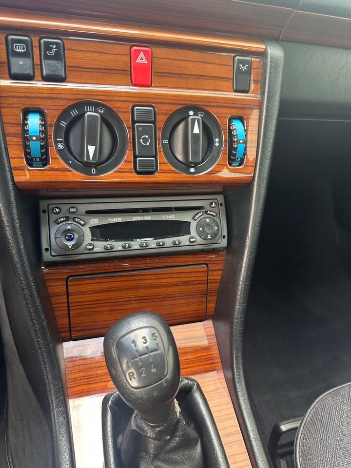 Mercedes-Benz E 250 DIESEL - Berline: photos 5 Mercedes-Benz E 250 DIESEL - Berline: photos 5