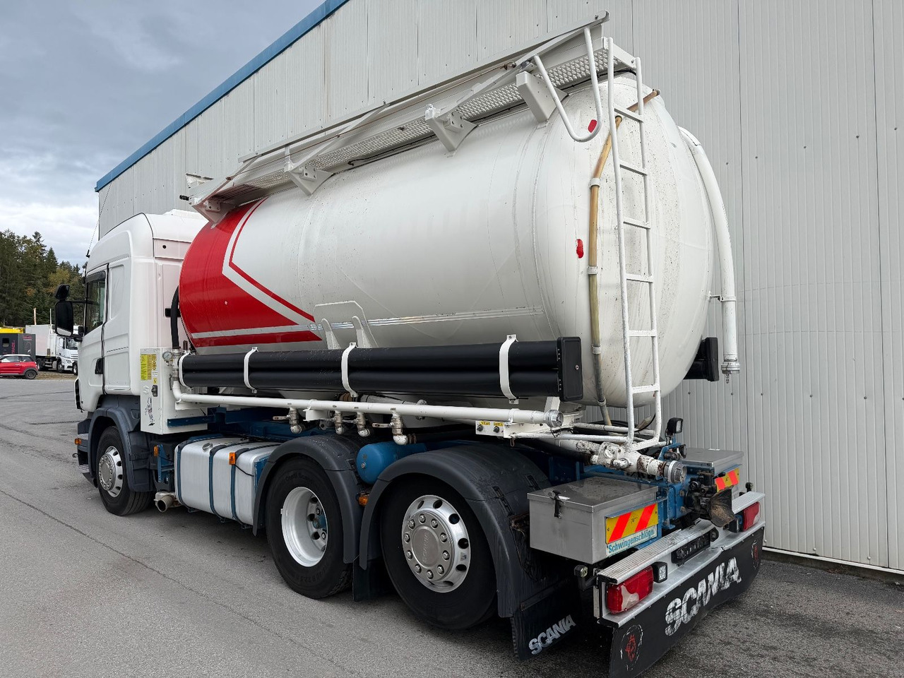 Scania R 480 Opticruise Highline Retarder PTO Standklim - Camion vidangeur: photos 3 Scania R 480 Opticruise Highline Retarder PTO Standklim - Camion vidangeur: photos 3