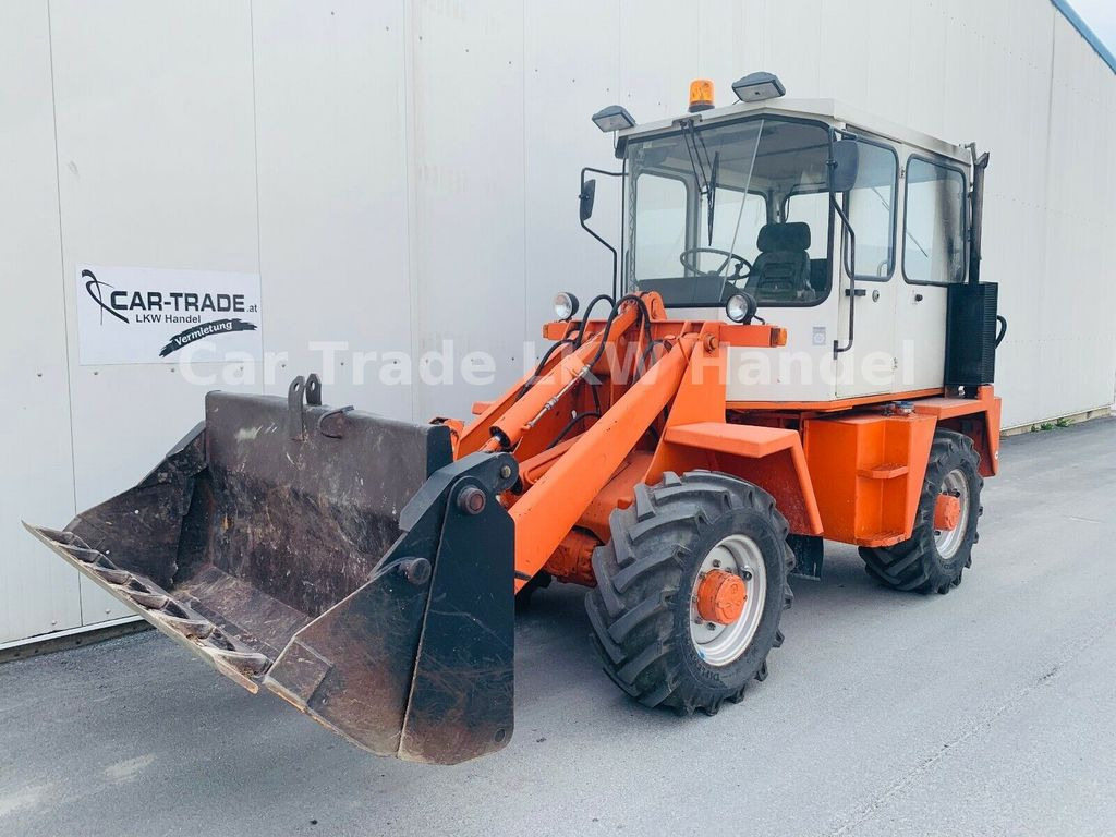 Schaeff SKB 902 - Tractopelle: photos 1 Schaeff SKB 902 - Tractopelle: photos 1