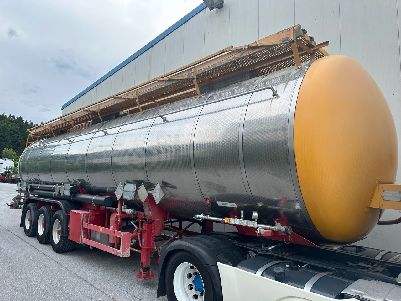 Schwarzmüller Chemi L4BH 42050L Lift BPW - Semi-remorque citerne: photos 2 Schwarzmüller Chemi L4BH 42050L Lift BPW - Semi-remorque citerne: photos 2