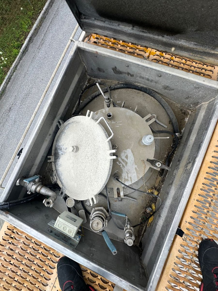 Schwarzmüller Chemi L4BH 42050L Lift BPW - Semi-remorque citerne: photos 5 Schwarzmüller Chemi L4BH 42050L Lift BPW - Semi-remorque citerne: photos 5