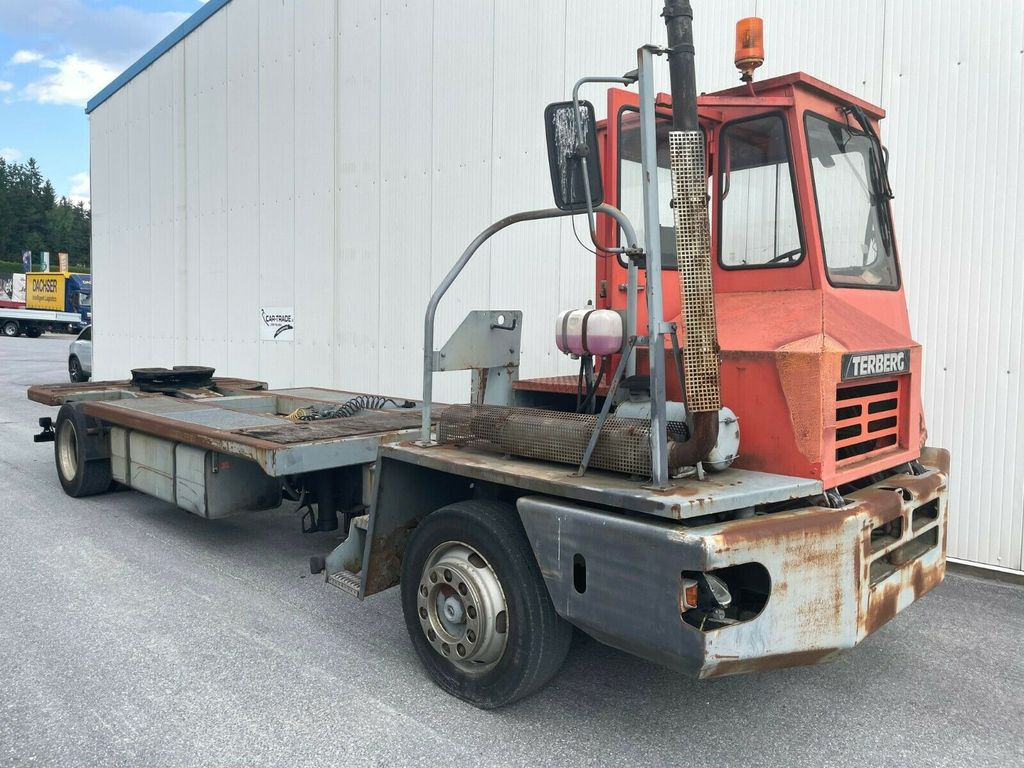Terberg YT17 Mafi Wiesel Wechsler Terberg YT17 Mafi Wiesel Wechsler - Camion porte-conteneur/ Caisse mobile: photos 2 Terberg YT17 Mafi Wiesel Wechsler Terberg YT17 Mafi Wiesel Wechsler - Camion porte-conteneur/ Caisse mobile: photos 2