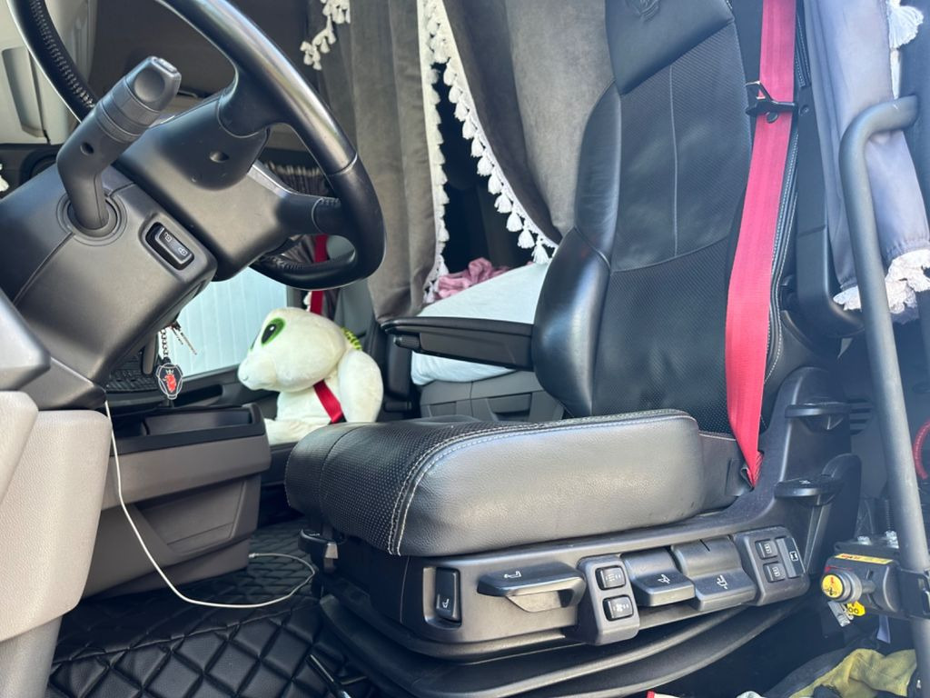 Scania 500R Vollluft Alu Leder LED Hyd.  - Tracteur routier: photos 4 Scania 500R Vollluft Alu Leder LED Hyd.  - Tracteur routier: photos 4