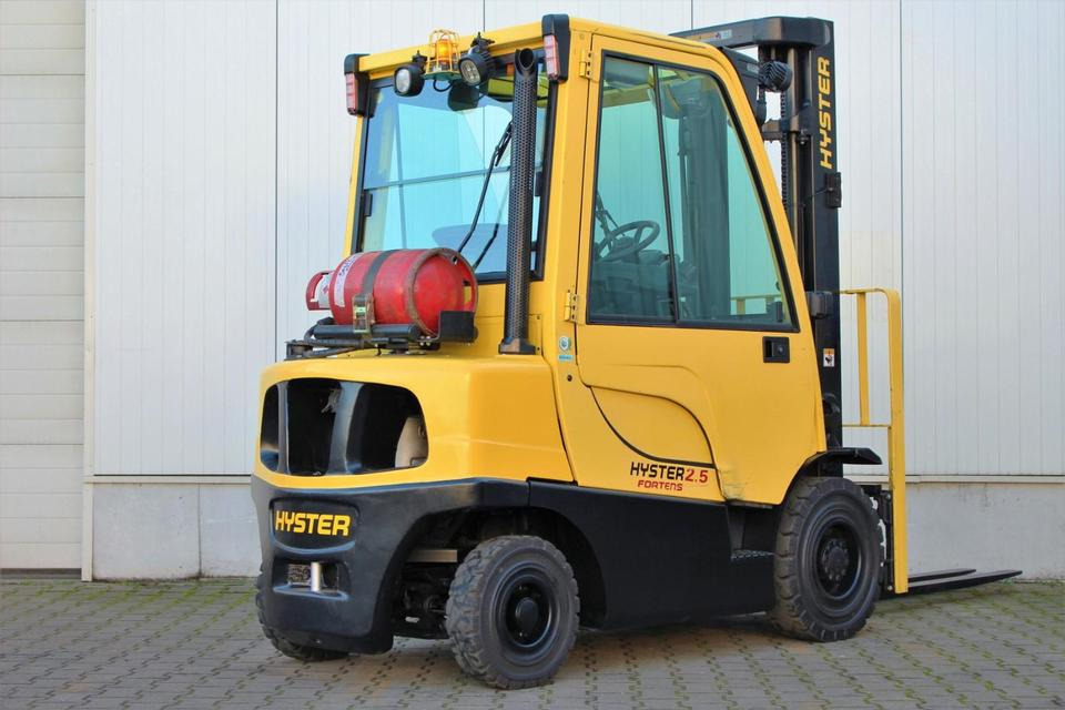 HYSTER H2.5FT Gas 2500kg Kabine 2018 Stapler UVV ✅ - Chariot élévateur à gaz: photos 1 HYSTER H2.5FT Gas 2500kg Kabine 2018 Stapler UVV ✅ - Chariot élévateur à gaz: photos 1