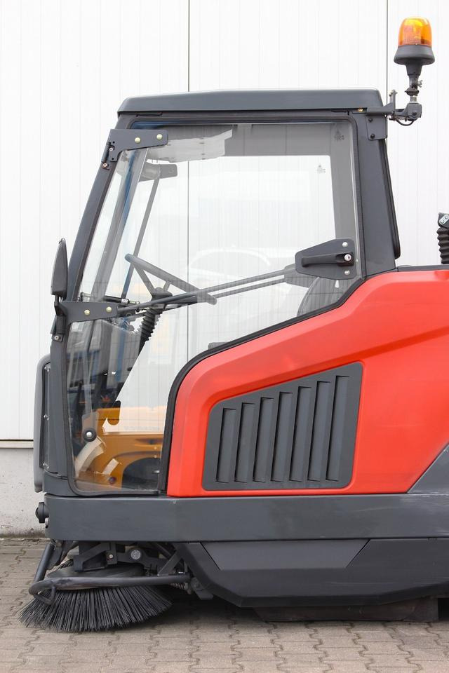 Hako Sweepmaster D1500RH Diesel UVV✅ - Balayeuse industrielle: photos 5 Hako Sweepmaster D1500RH Diesel UVV✅ - Balayeuse industrielle: photos 5