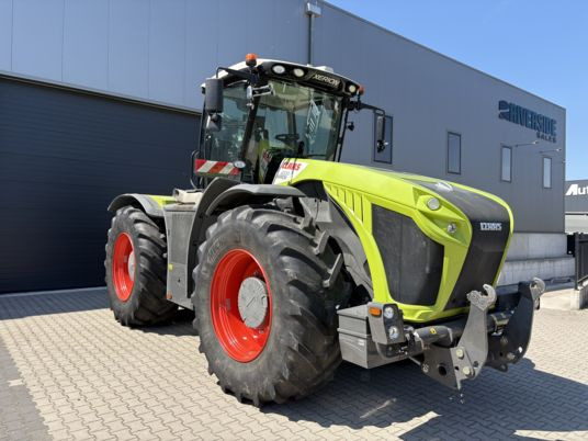 Claas Xerion 4200 Trac VC - Tracteur agricole: photos 1 Claas Xerion 4200 Trac VC - Tracteur agricole: photos 1