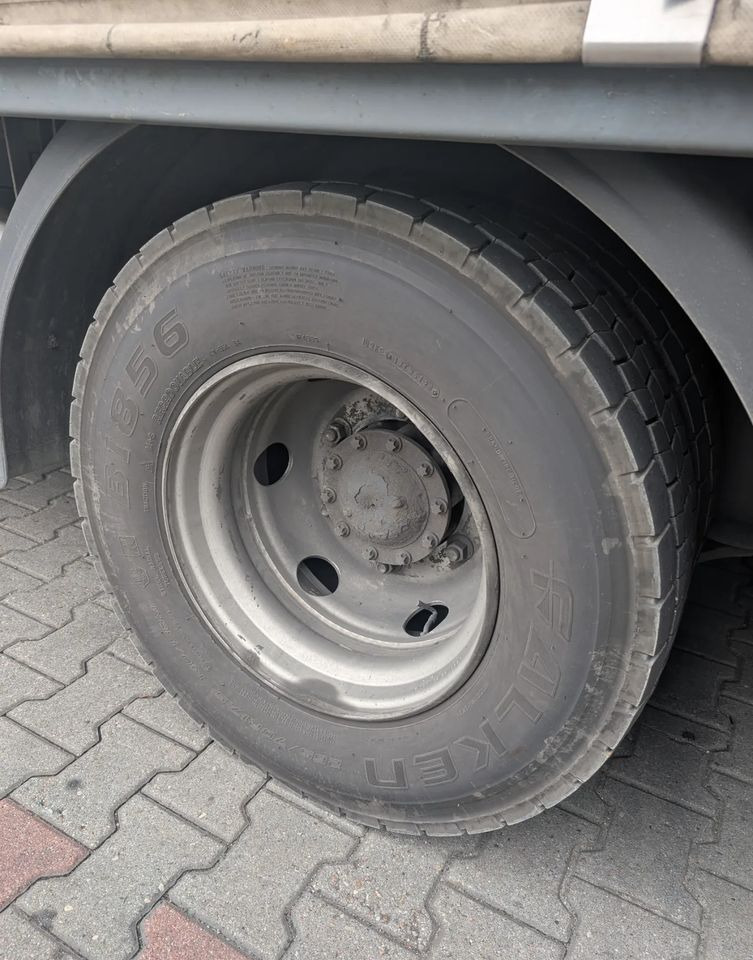 MAN TGL - Camion à rideaux coulissants: photos 5 MAN TGL - Camion à rideaux coulissants: photos 5